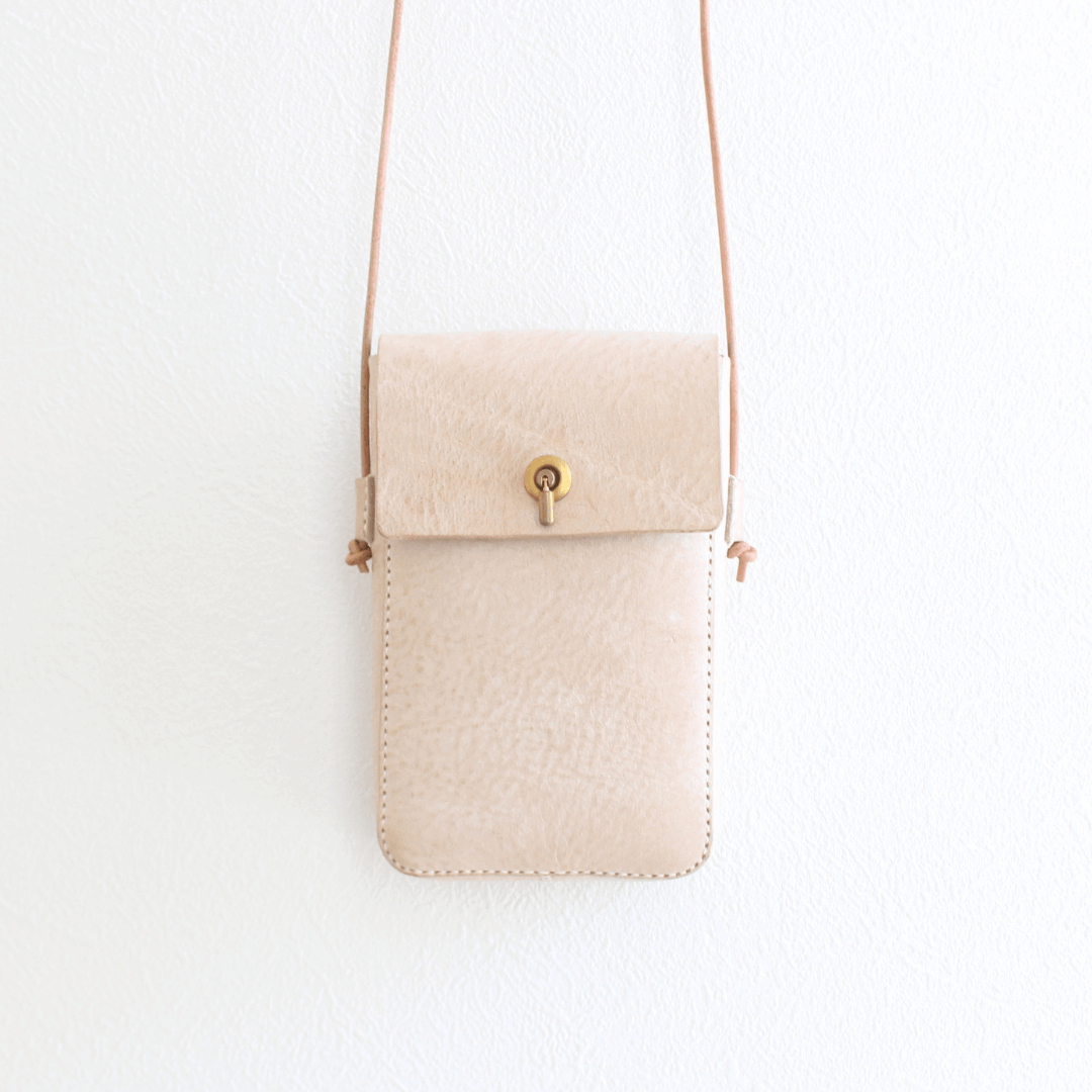 レザークラフト型紙「おしゃれな革のスマホポシェット」大人デザイン